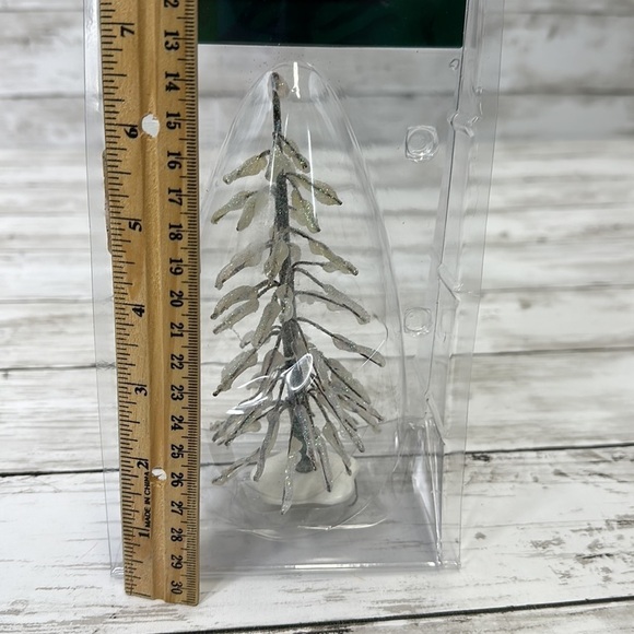 LEMAX ICED PINE MEDIUM CHRISTMAS VILLAGE ACCESSORY COVENTRY COVE 2002 vintage - Picture 3 of 5